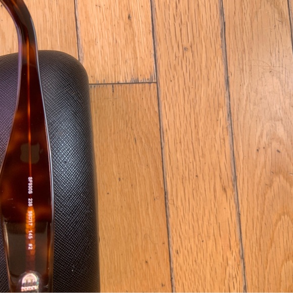 Salvatore Ferragamo Cat Eye Sunglassessses - Picture 4 of 7